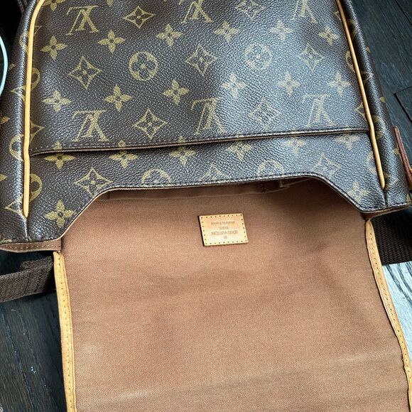 Louis Vuitton Bosphore Messenger PM Crossbody Bag monogram - Picture 11 of 15